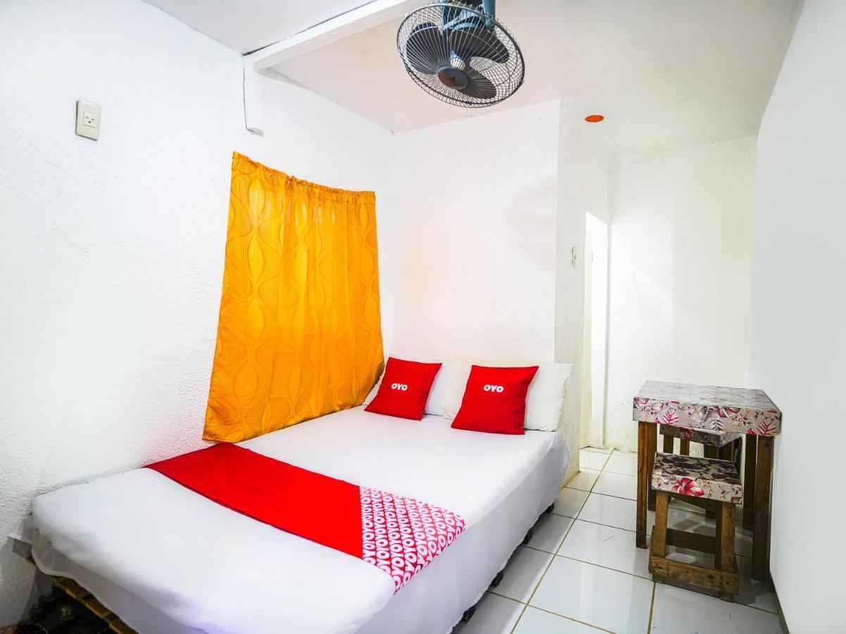 Oyo 875 Madhavi Beach Resort Balibago Ngoại thất bức ảnh